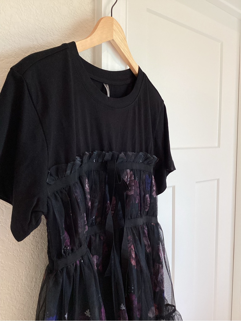 Anthropologie Tulle Short Sleeve Tee Tiered Bow New Medium Black Floral - Picture 8 of 13